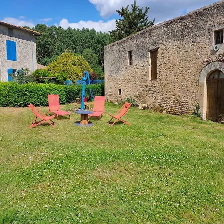 Nyaraló Le Logis De La Pierre