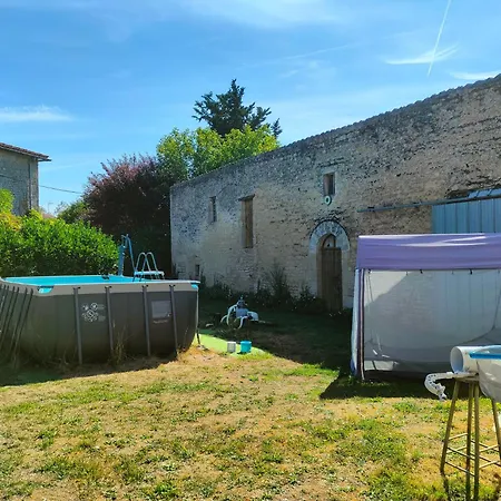 Le Logis De La Pierre Périgné