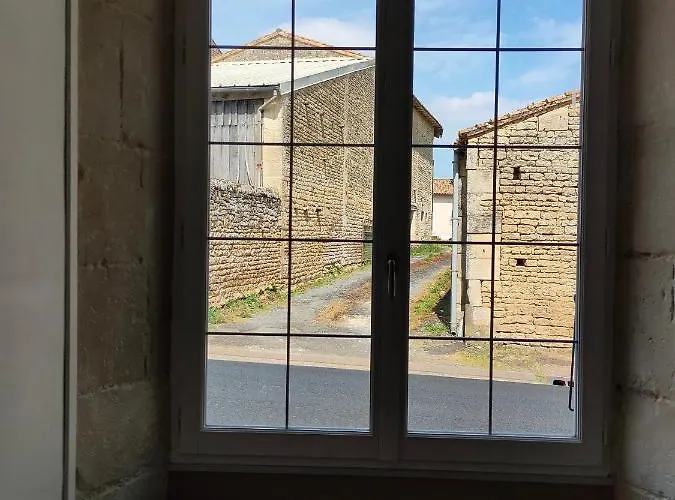 Le Logis De La Pierre *